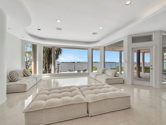 Interior, Living room, Recessed Lighting, Water