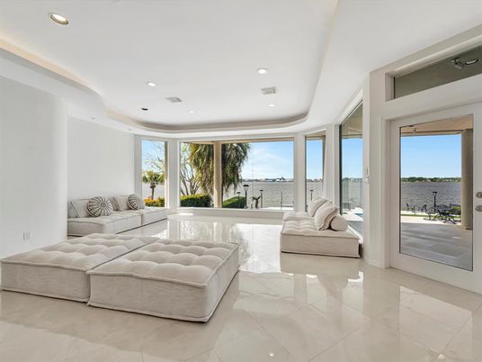 Interior, Living room, Recessed Lighting, Water