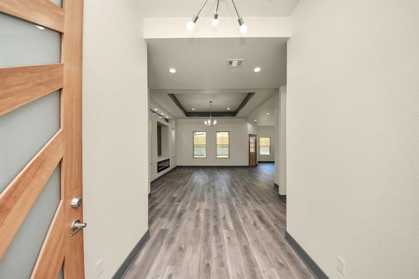Interior, Pendant Lights, Recessed Lighting, Wood Texture Flooring