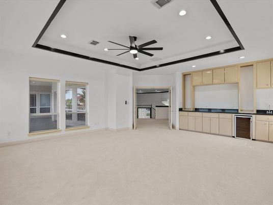 Empty room, Interior, Recessed Lighting