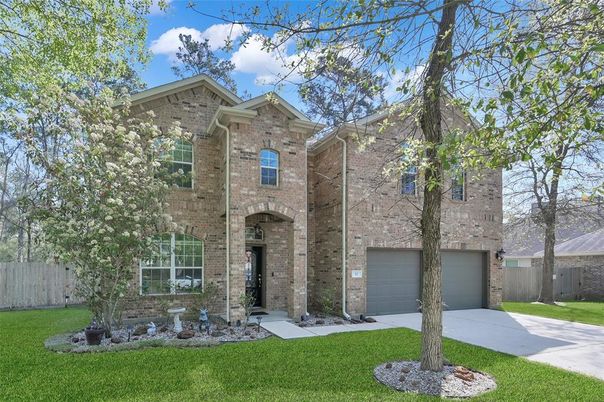 Attached, Exterior, Facade, Brick Facade, Brick Traditional
