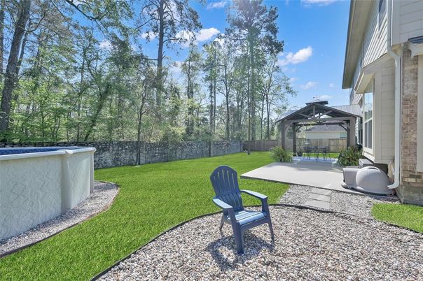 Backyard, Exterior