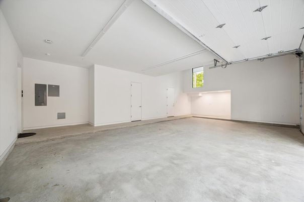 Garage, Interior