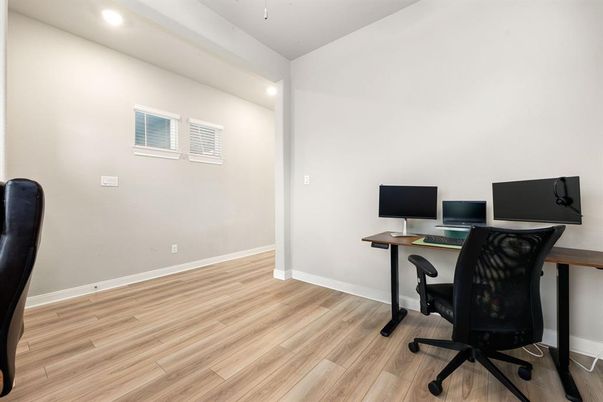 Home Office, Interior, Recessed Lighting, Wood Texture Flooring