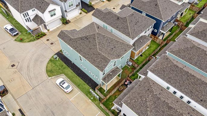 Exterior, Drone