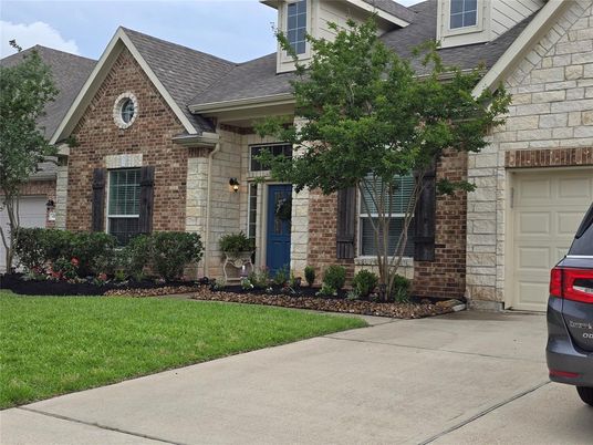 Exterior, Facade, Brick Facade, Brick Traditional