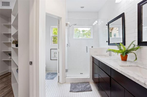 Bathroom, Dual Sink Vanities, Interior