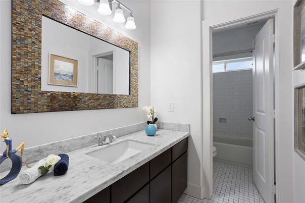 Bathroom, Dual Sink Vanities, Interior