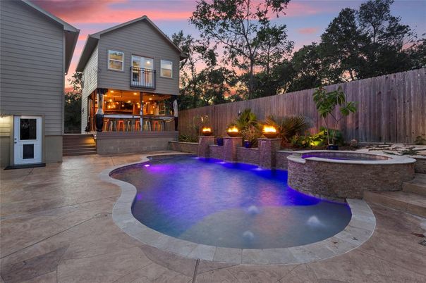 Exterior, Pool