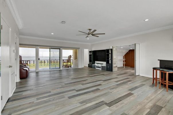 Interior, Recessed Lighting, Wood Texture Flooring