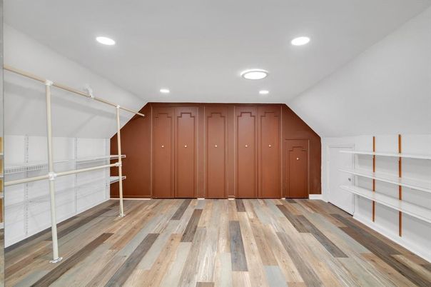 Empty room, Interior, Recessed Lighting, Walk-in Closets, Wood Texture Flooring