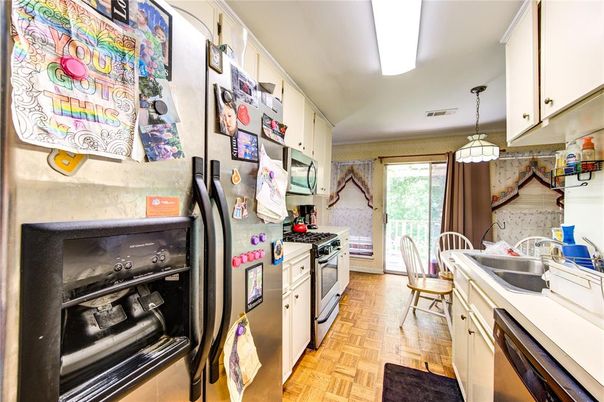 Interior, Kitchen, Pendant Lights, Wood Texture Flooring