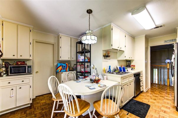 Dining room, Interior, Kitchen, Pendant Lights, Wood Texture Flooring