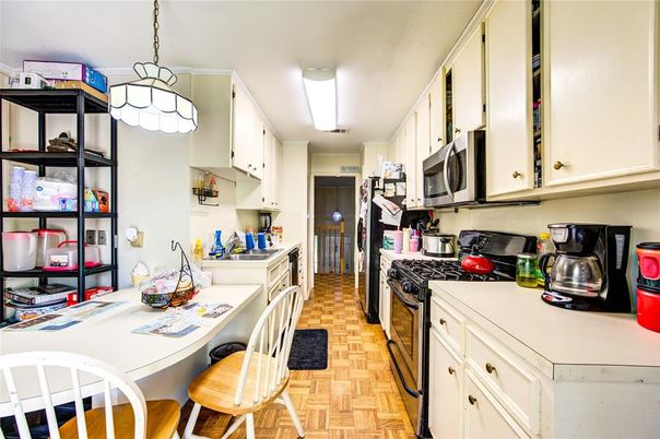 Interior, Kitchen, Pendant Lights, Wood Texture Flooring