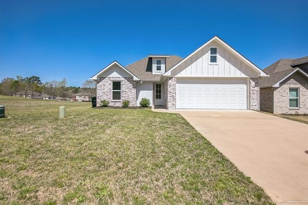 Attached, Exterior, Facade, Ranch