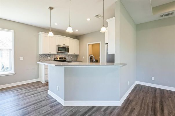 Interior, Kitchen, Pendant Lights, Recessed Lighting, Wood Texture Flooring