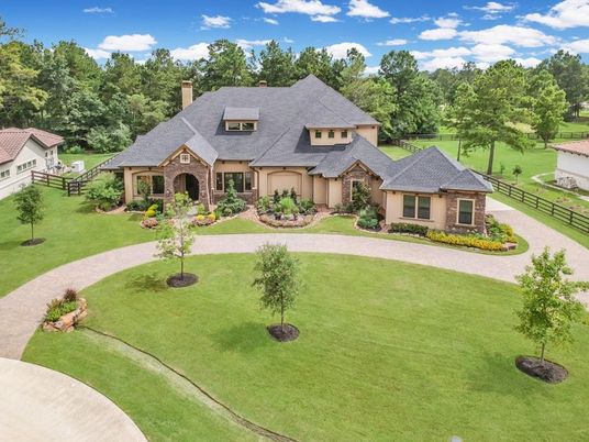 Backyard, Exterior, Facade, French Provincial