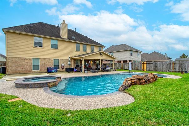 Backyard, Exterior, Pool