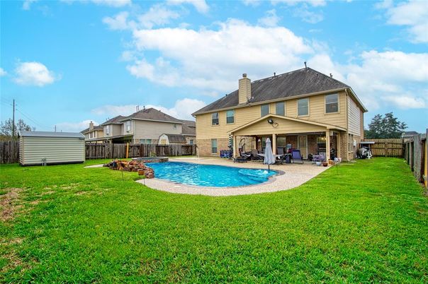 Backyard, Exterior, Pool