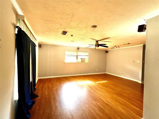 Empty room, Interior, Recessed Lighting, Wood Texture Flooring