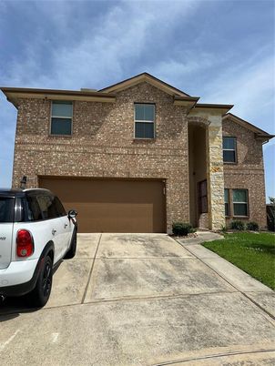 Attached, Exterior, Facade, Brick Facade, Rowhouse