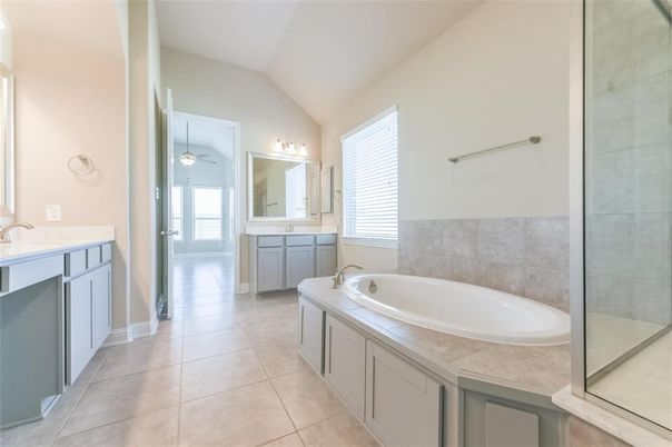 Bathroom, Dual Sink Vanities, Interior
