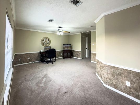 Home Office, Interior