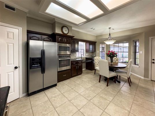 Dining room, Interior, Kitchen, Pendant Lights, Stainless Steel Appliances