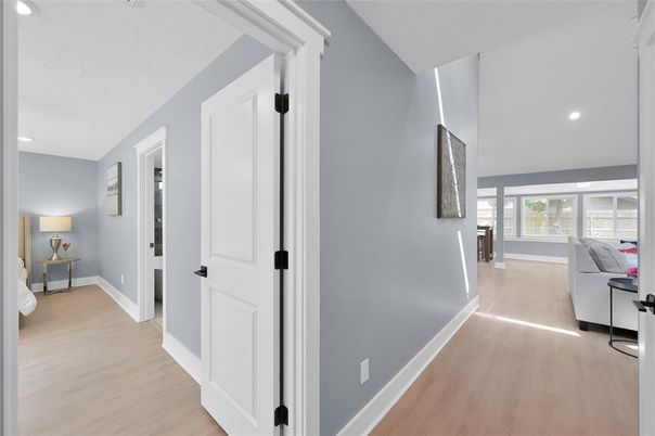 Interior, Recessed Lighting, Wood Texture Flooring