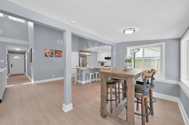 Dining room, Interior, Kitchen, Pendant Lights, Recessed Lighting, Wood Texture Flooring