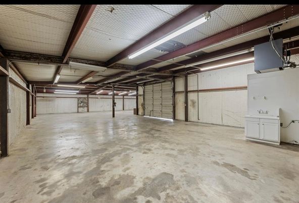 Garage, Interior