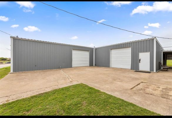 Detached Garage, Exterior