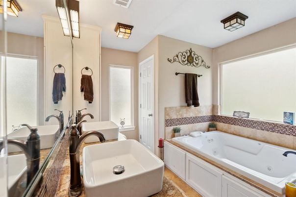 Bathroom, Dual Sink Vanities, Interior