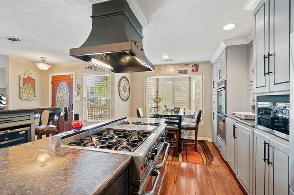 Dining room, Interior, Kitchen, Recessed Lighting, Wood Texture Flooring
