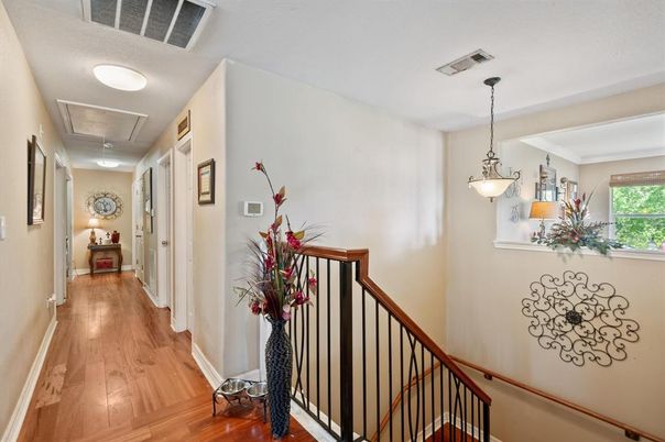 Interior, Pendant Lights, Wood Texture Flooring