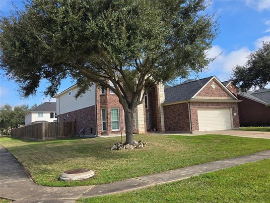 Attached, Exterior, Facade, Brick Facade, Ranch