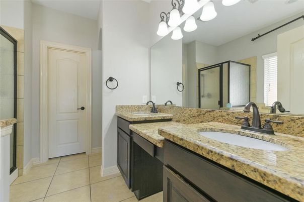 Bathroom, Dual Sink Vanities, Interior