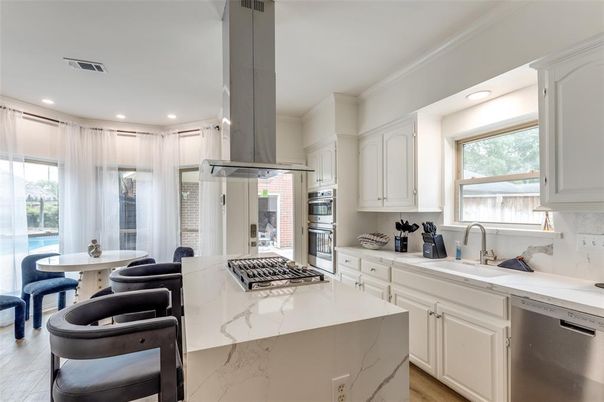 Dining room, Interior, Kitchen, Recessed Lighting, Stainless Steel Appliances, Wood Texture Flooring