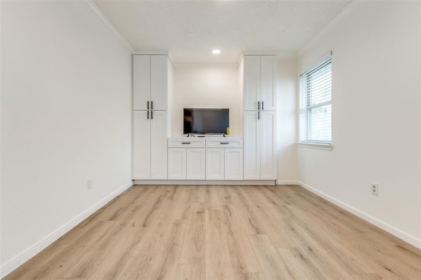 Empty room, Interior, Recessed Lighting, Wood Texture Flooring