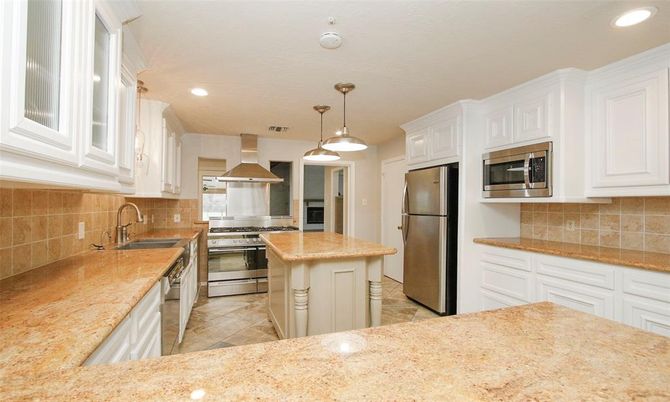 Interior, Kitchen, Pendant Lights, Recessed Lighting, Stainless Steel Appliances