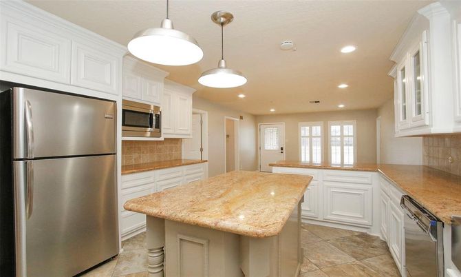 Interior, Kitchen, Pendant Lights, Recessed Lighting, Stainless Steel Appliances