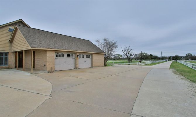 Detached Garage, Exterior