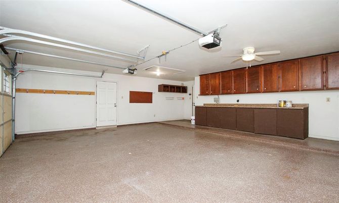 Garage, Interior