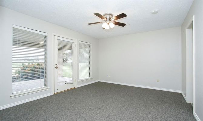 Empty room, Interior