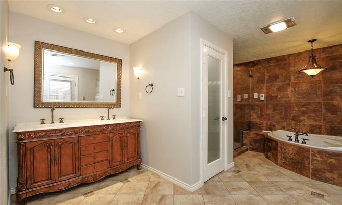 Bathroom, Dual Sink Vanities, Interior, Pendant Lights, Recessed Lighting