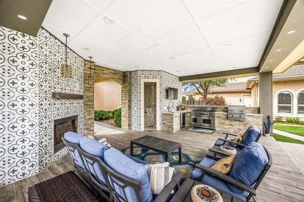 Exterior, Fireplace, Recessed Lighting