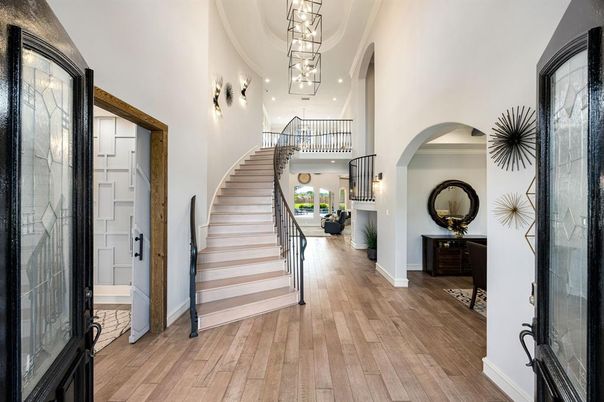 Interior, Pendant Lights, Wood Texture Flooring