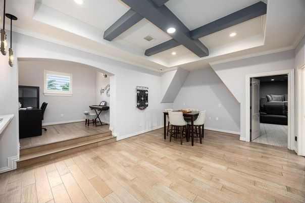 Dining room, Interior, Pendant Lights, Recessed Lighting, Wooden Beams, Wood Texture Flooring