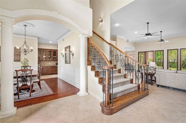 Chandelier, Dining room, Interior, Recessed Lighting, Wood Texture Flooring