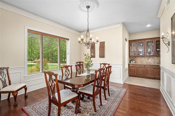 Chandelier, Dining room, Interior, Recessed Lighting, Wood Texture Flooring
